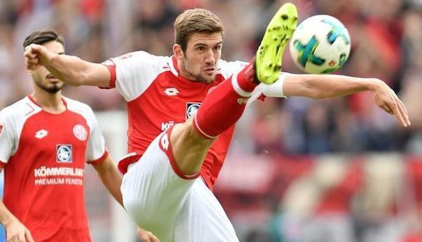 九游游戏中心官网-转折点！门兴格拉德巴赫主帅复盘；西甲集结日攻防权衡；底气十足；赛季目标并未改变的简单介绍