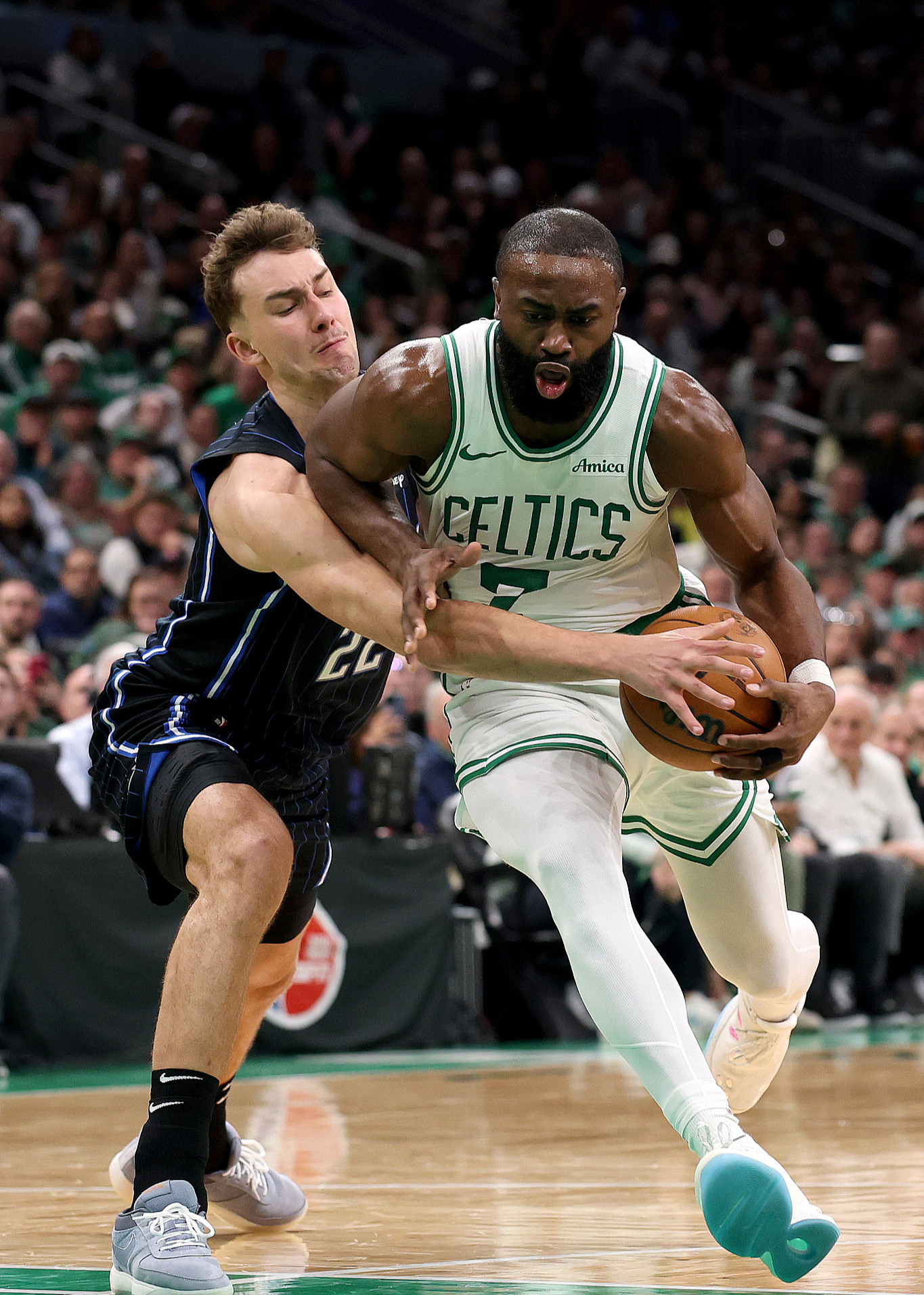 九游游戏中心官网-波士顿凯尔特人加时末段绝杀压哨国际比赛日远射贴柱引欢呼，布莱顿赛前篮板制胜看傻球迷的简单介绍